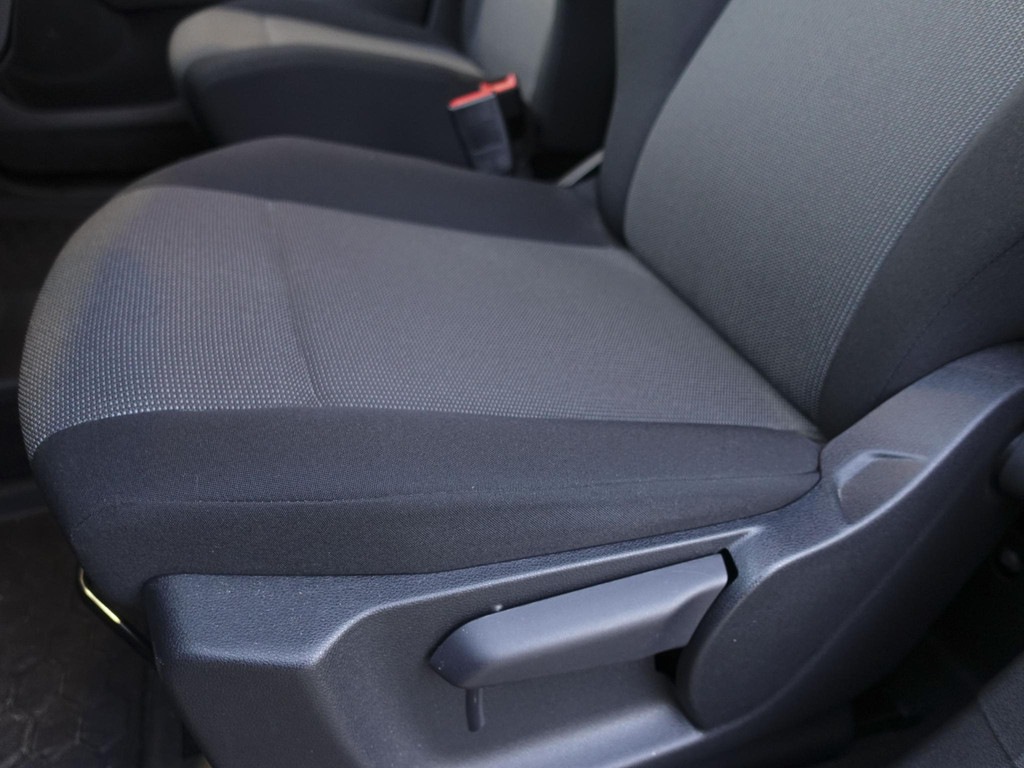 OPEL-COMBO-130pk L1H1 Automaat Sport-Edition Airco Navi Parkeersensoren Trekhaak Cruise control