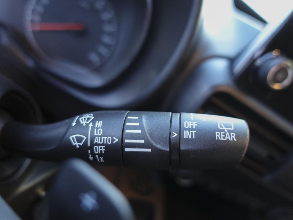 OPEL-COMBO-130pk L1H1 Automaat Sport-Edition Airco Navi Parkeersensoren Trekhaak Cruise control