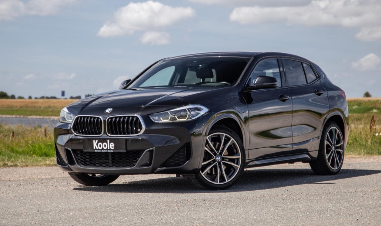 BMW-X2-xDrive25e High Executive M PAKKET / CARPLAY / CRUISE CONTROLE / BRUIN LEER / STOELVERWARMING
