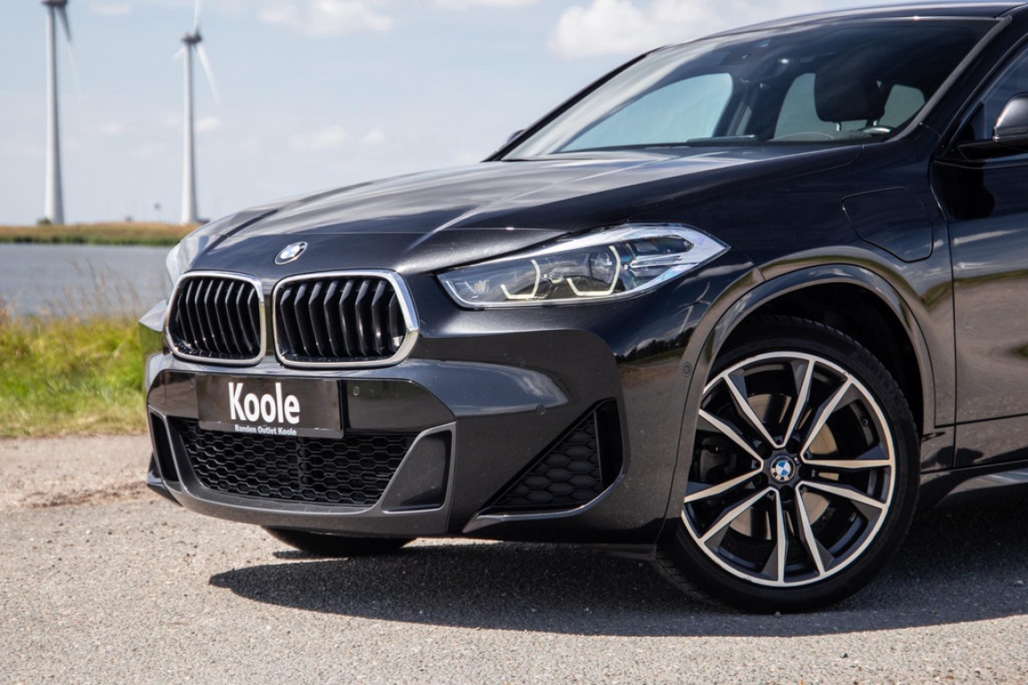 BMW-X2-xDrive25e High Executive M PAKKET / CARPLAY / CRUISE CONTROLE / BRUIN LEER / STOELVERWARMING