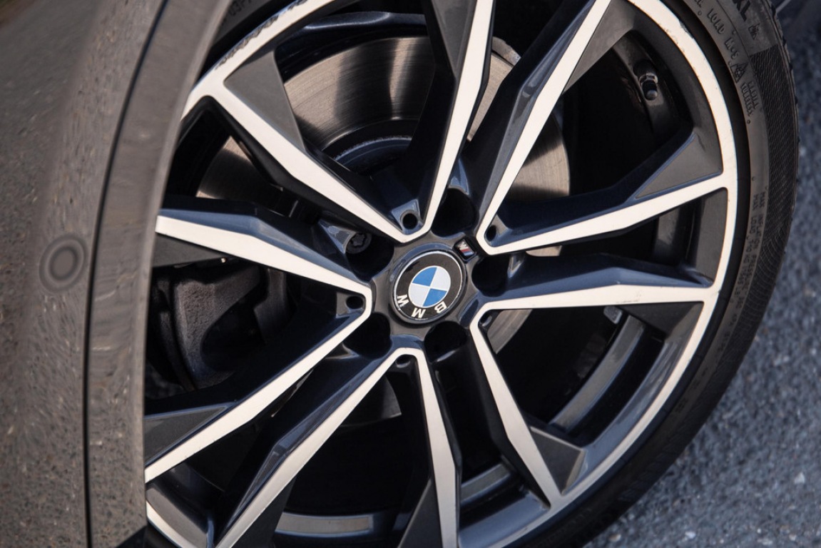 BMW-X2-xDrive25e High Executive M PAKKET / CARPLAY / CRUISE CONTROLE / BRUIN LEER / STOELVERWARMING