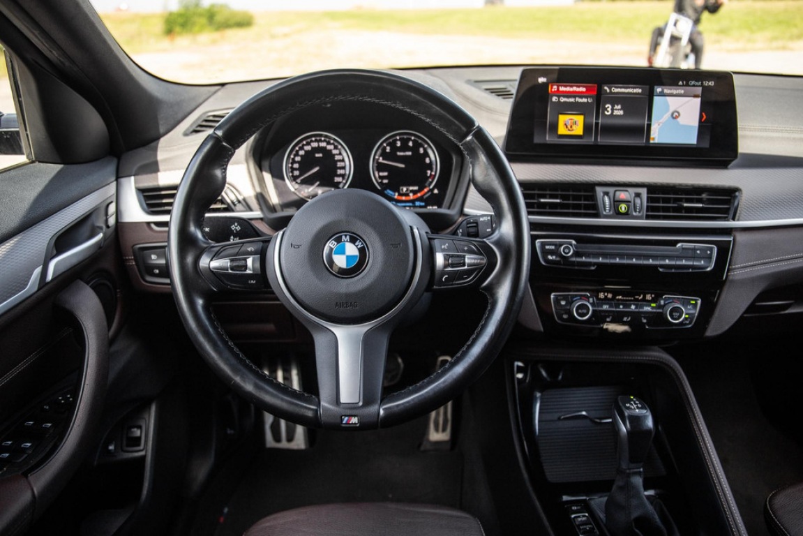 BMW-X2-xDrive25e High Executive M PAKKET / CARPLAY / CRUISE CONTROLE / BRUIN LEER / STOELVERWARMING