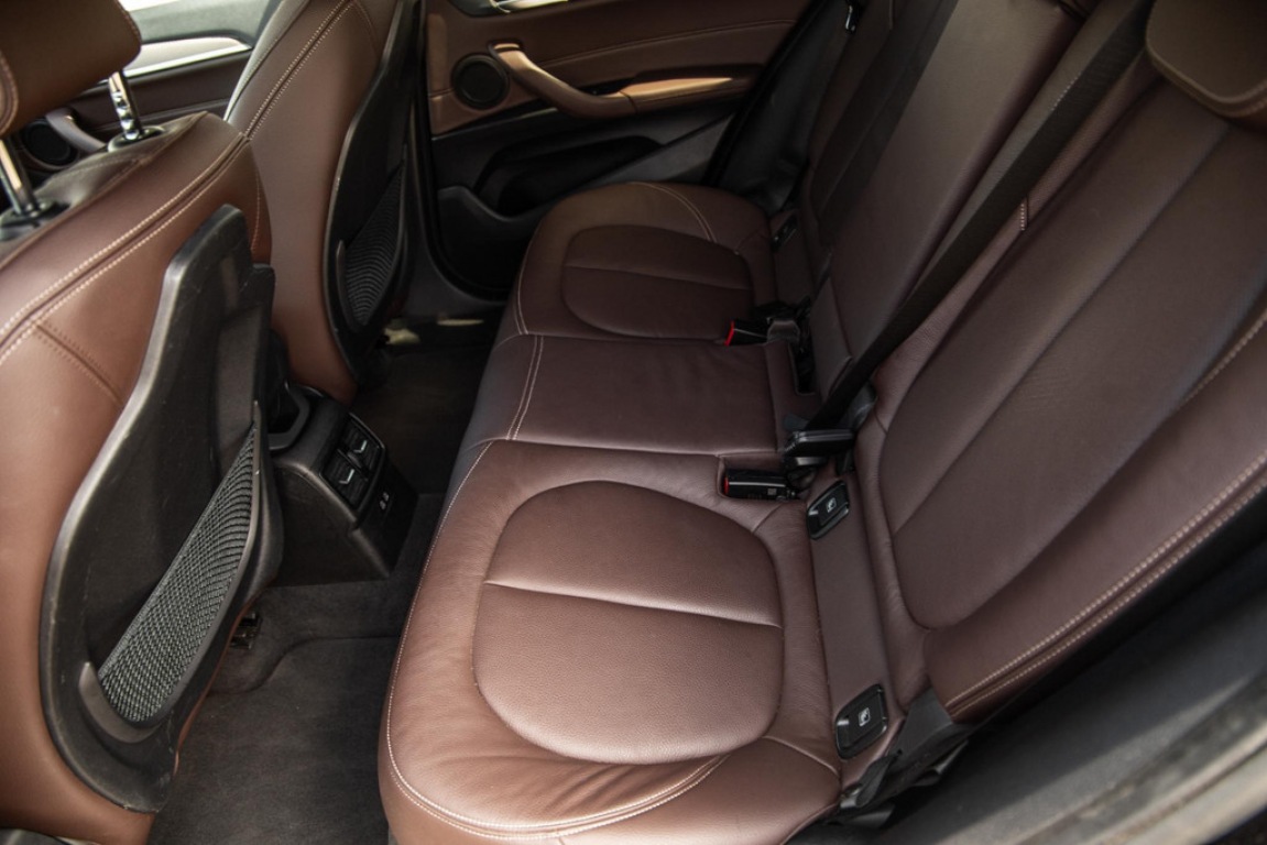 BMW-X2-xDrive25e High Executive M PAKKET / CARPLAY / CRUISE CONTROLE / BRUIN LEER / STOELVERWARMING