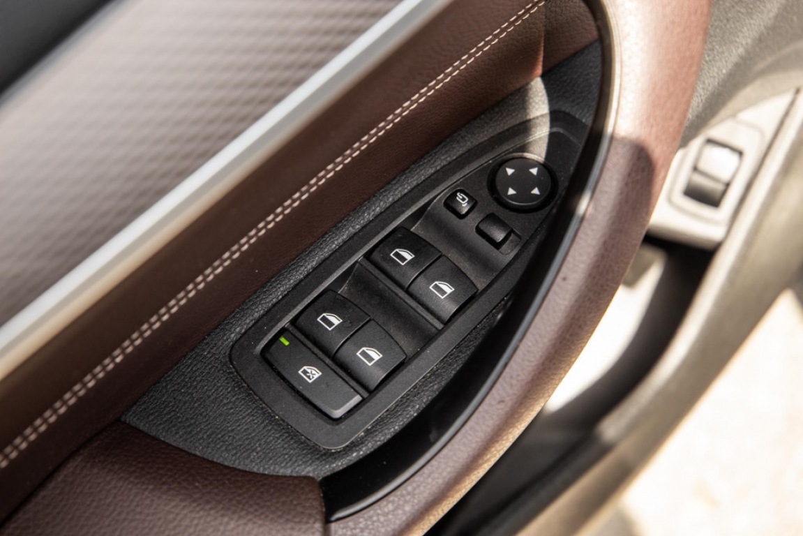 BMW-X2-xDrive25e High Executive M PAKKET / CARPLAY / CRUISE CONTROLE / BRUIN LEER / STOELVERWARMING