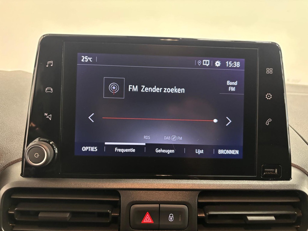 OPEL-COMBO-1.5D L2H1 Edition Automaat Airco Navigatie Apple Carplay/Android Auto Camera Parkeersensoren Trekhaak