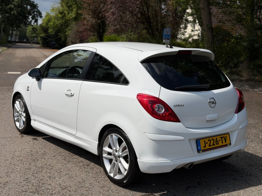 OPEL-CORSA-1.2 OPC Pakket - Navi - Airco - Cruise control !!!