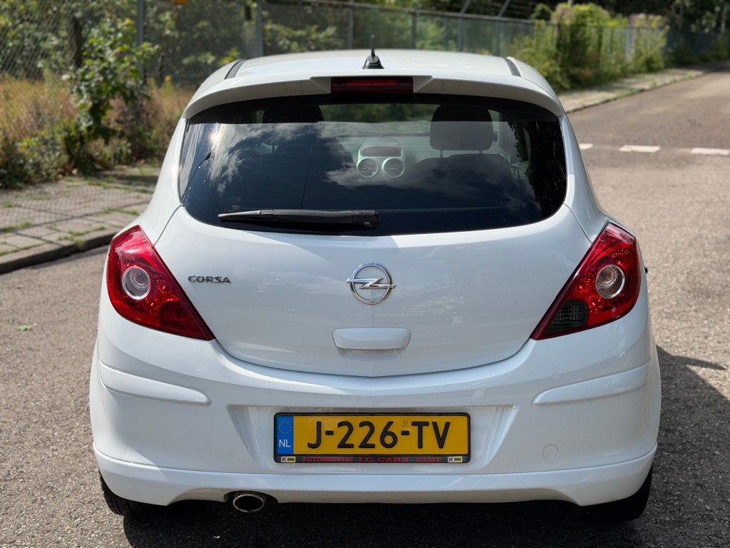 OPEL-CORSA-1.2 OPC Pakket - Navi - Airco - Cruise control !!!