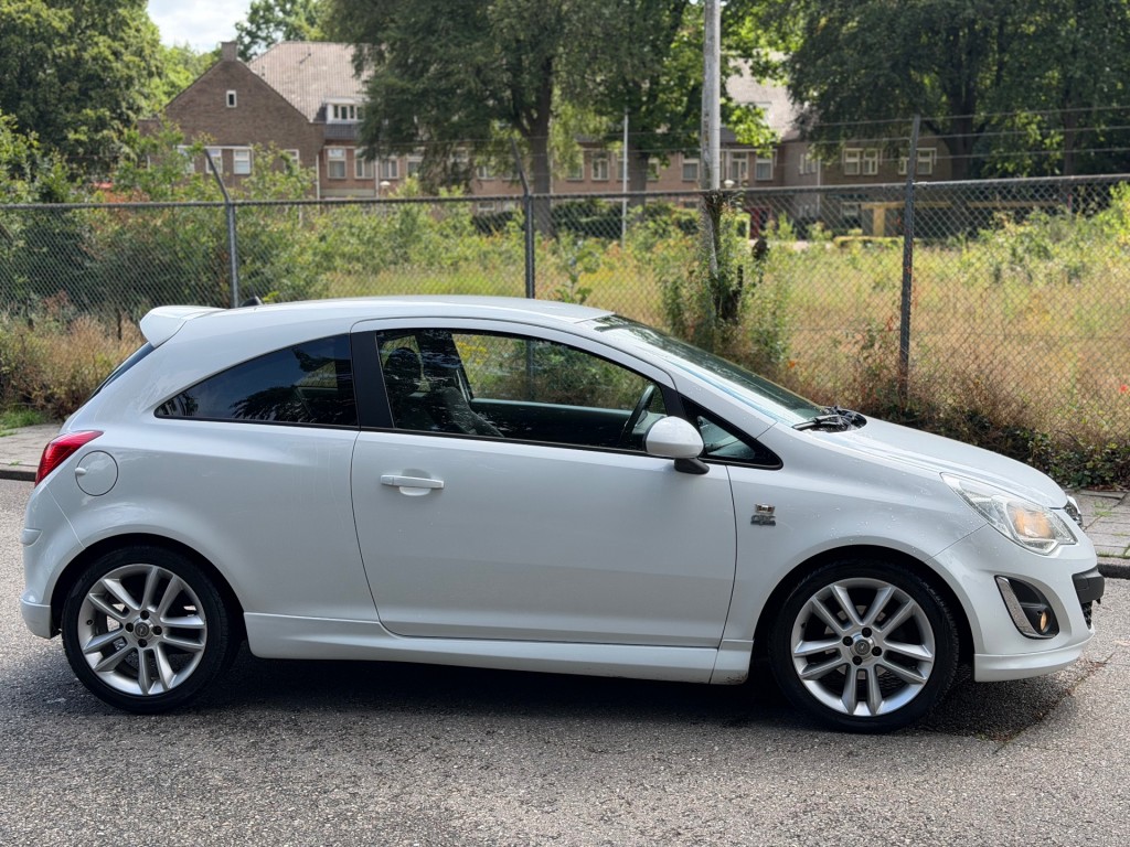 OPEL-CORSA-1.2 OPC Pakket - Navi - Airco - Cruise control !!!