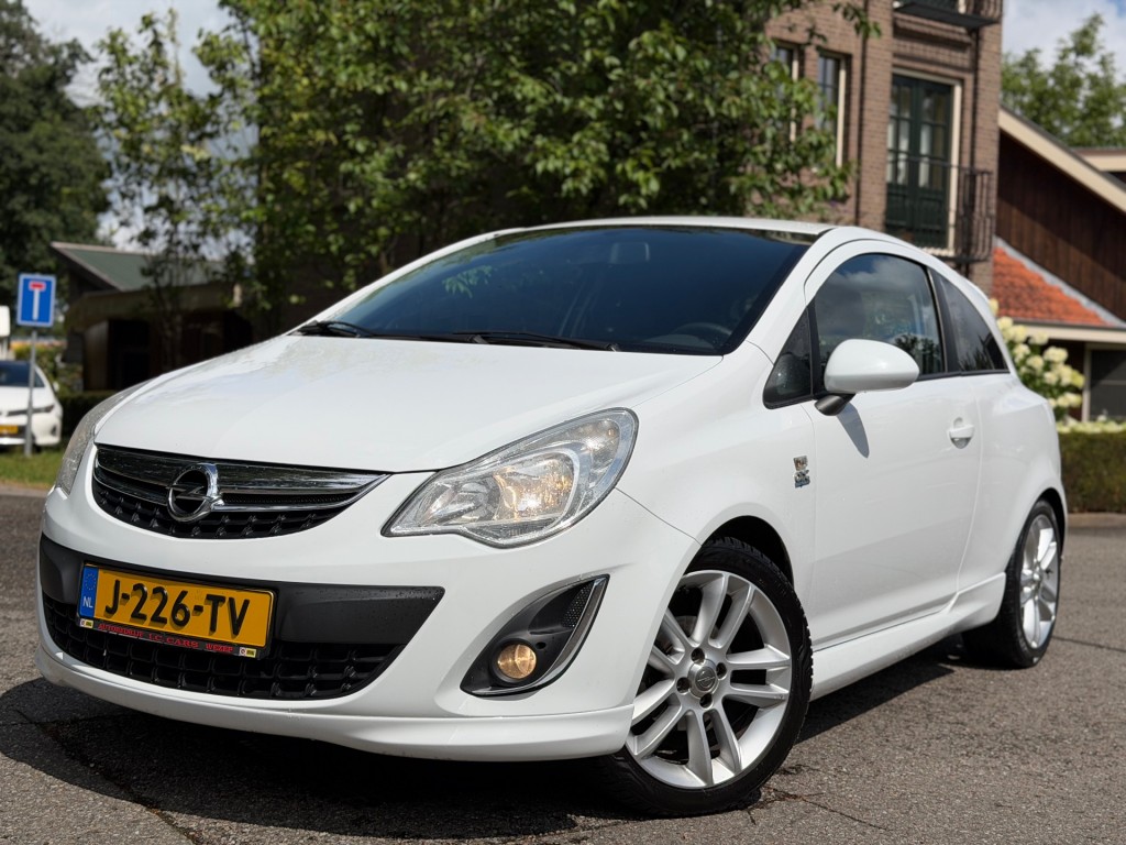 OPEL-CORSA-1.2 OPC Pakket - Navi - Airco - Cruise control !!!