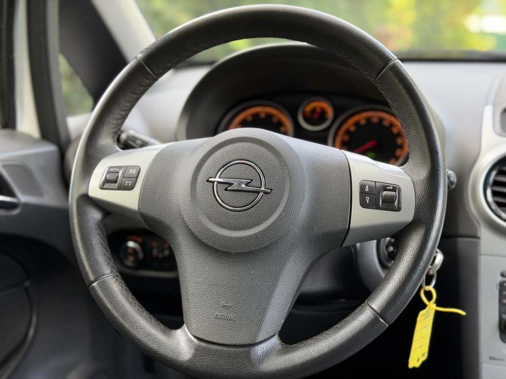 OPEL-CORSA-1.2 OPC Pakket - Navi - Airco - Cruise control !!!