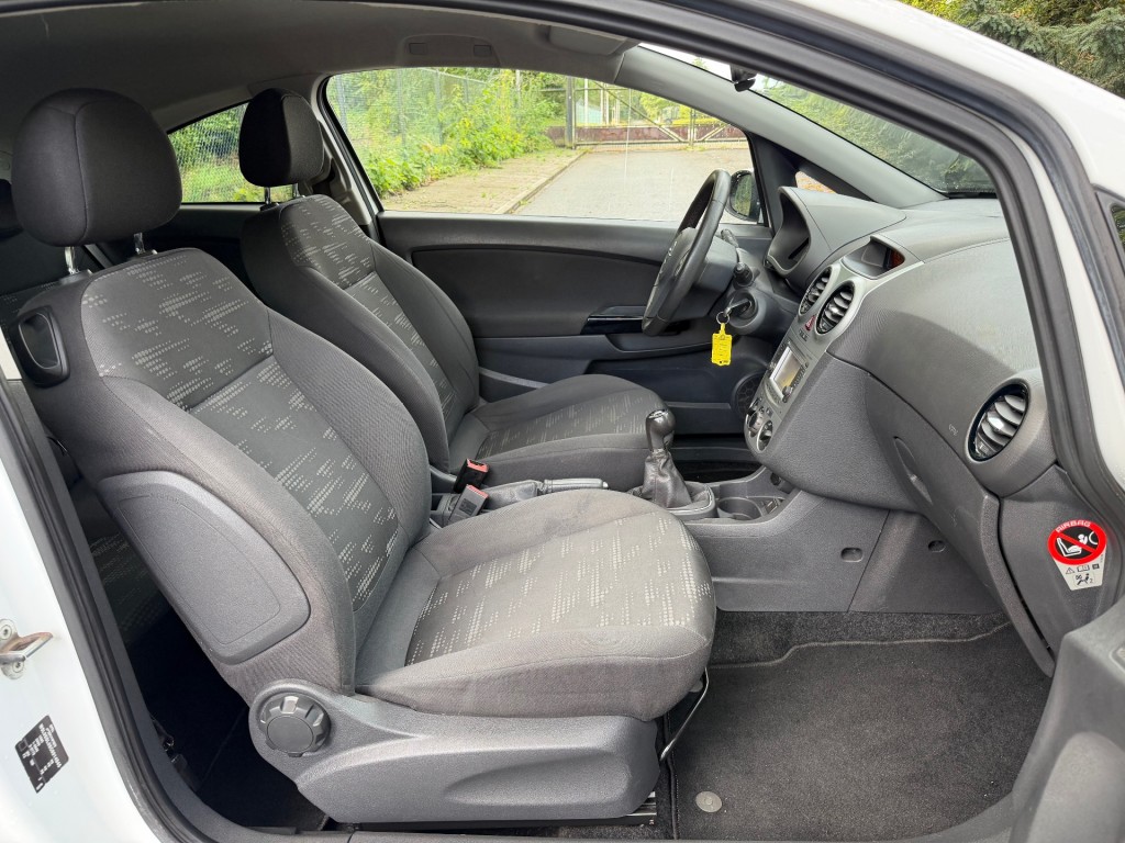 OPEL-CORSA-1.2 OPC Pakket - Navi - Airco - Cruise control !!!