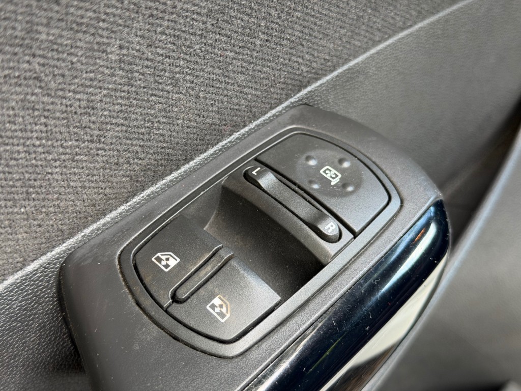 OPEL-CORSA-1.2 OPC Pakket - Navi - Airco - Cruise control !!!