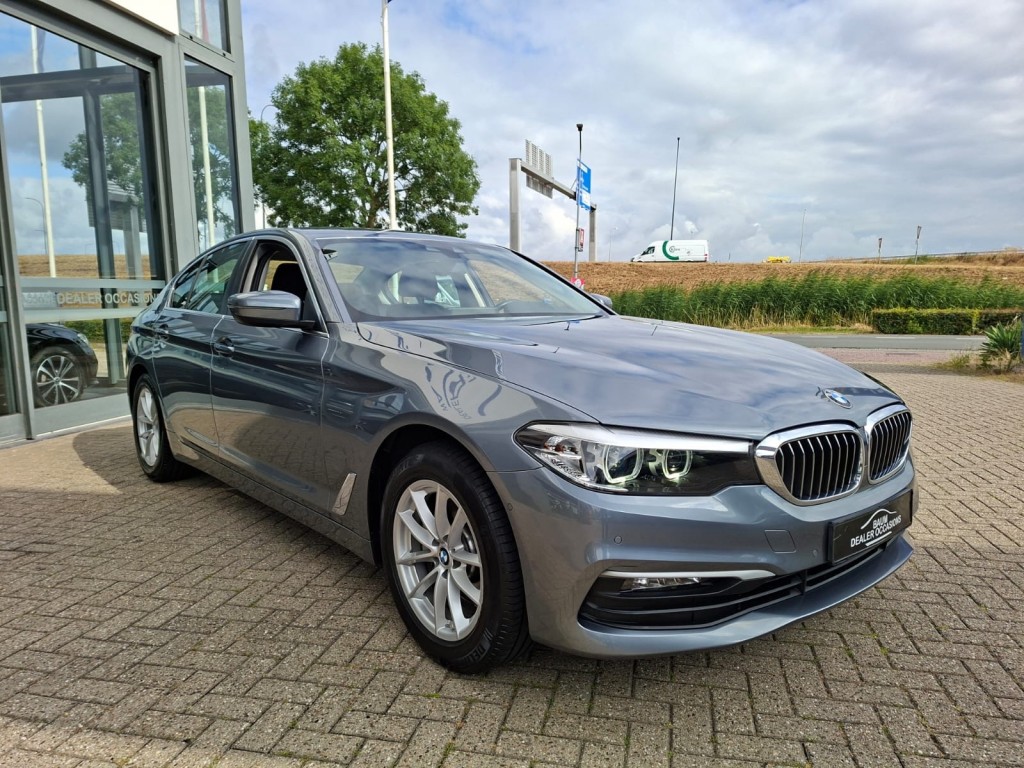BMW-5-SERIE-520I AUTOMAAT 184PK EXECUTIVE EDITION NAVI LMV PDC-CAMERA