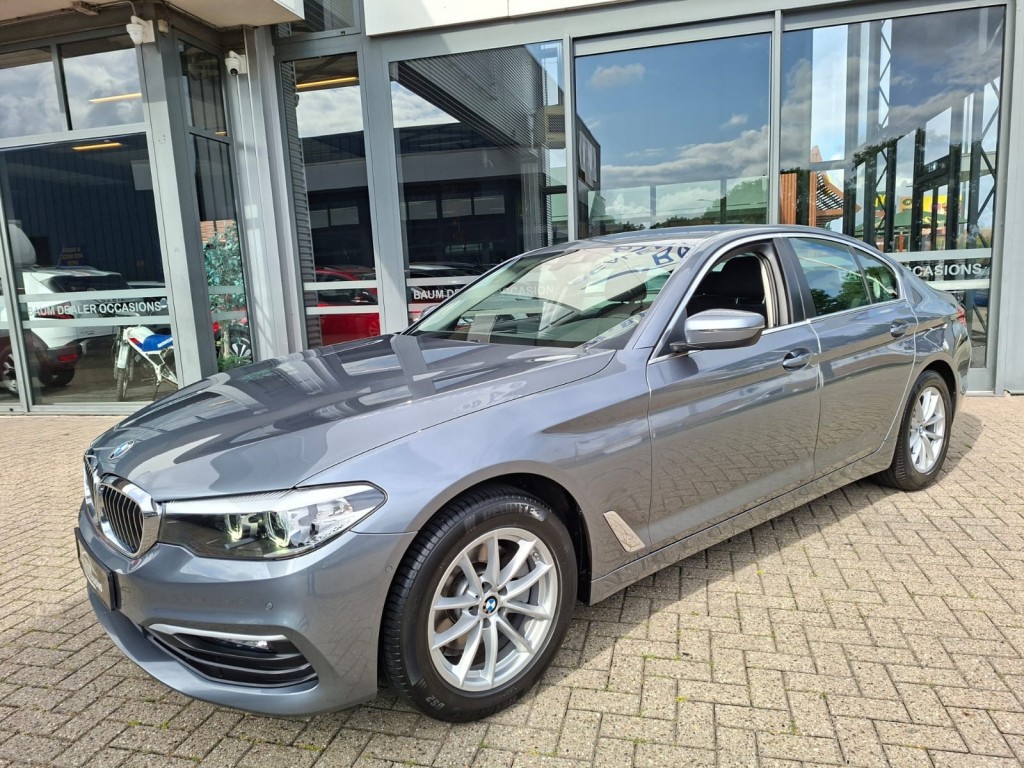 BMW-5-SERIE-520I AUTOMAAT 184PK EXECUTIVE EDITION NAVI LMV PDC-CAMERA