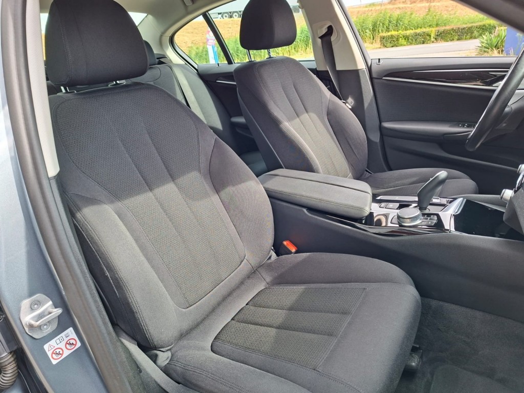 BMW-5-SERIE-520I AUTOMAAT 184PK EXECUTIVE EDITION NAVI LMV PDC-CAMERA
