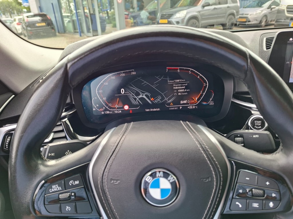 BMW-5-SERIE-520I AUTOMAAT 184PK EXECUTIVE EDITION NAVI LMV PDC-CAMERA