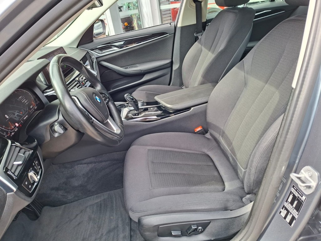 BMW-5-SERIE-520I AUTOMAAT 184PK EXECUTIVE EDITION NAVI LMV PDC-CAMERA