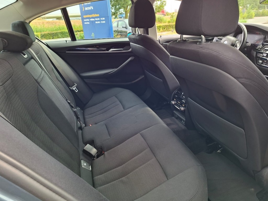 BMW-5-SERIE-520I AUTOMAAT 184PK EXECUTIVE EDITION NAVI LMV PDC-CAMERA