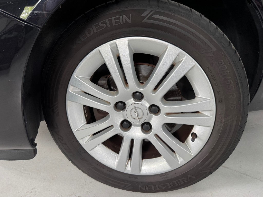 OPEL-ZAFIRA-1.6 COSMO / 7-Persoons / Bluetooth / Historie aanwezig.