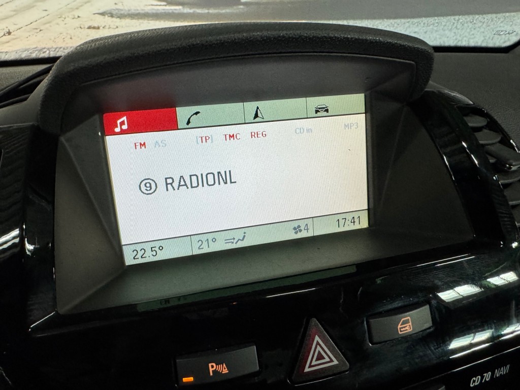 OPEL-ZAFIRA-1.6 COSMO / 7-Persoons / Bluetooth / Historie aanwezig.