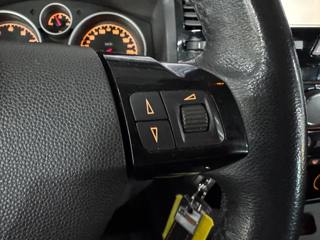 OPEL-ZAFIRA-1.6 COSMO / 7-Persoons / Bluetooth / Historie aanwezig.