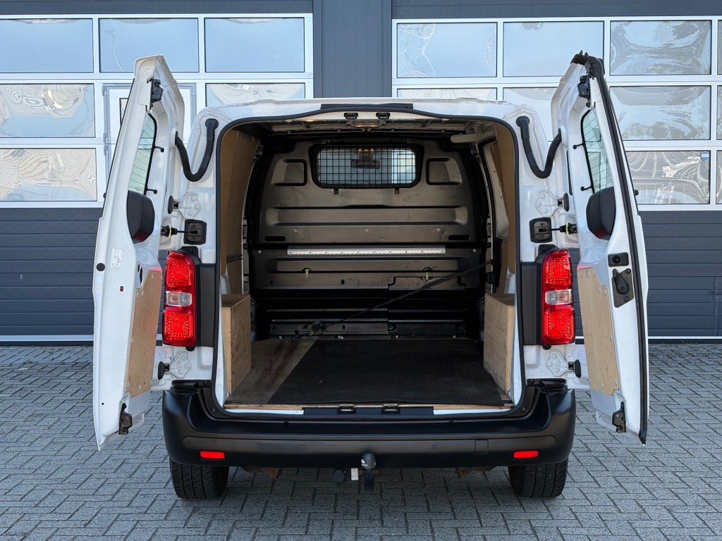 OPEL-VIVARO-E-75 kwh 136 PK L2 SOH 91,4% / Elektrisch / PDC  / Trekhaak / Cruise / Dodehoek Camera