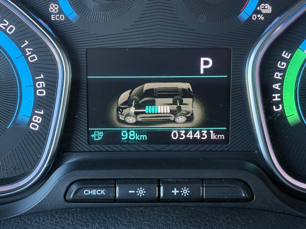 OPEL-VIVARO-E-75 kwh 136 PK L2 SOH 91,4% / Elektrisch / PDC  / Trekhaak / Cruise / Dodehoek Camera