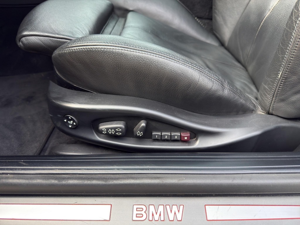 BMW-6-SERIE-650i High Executive
