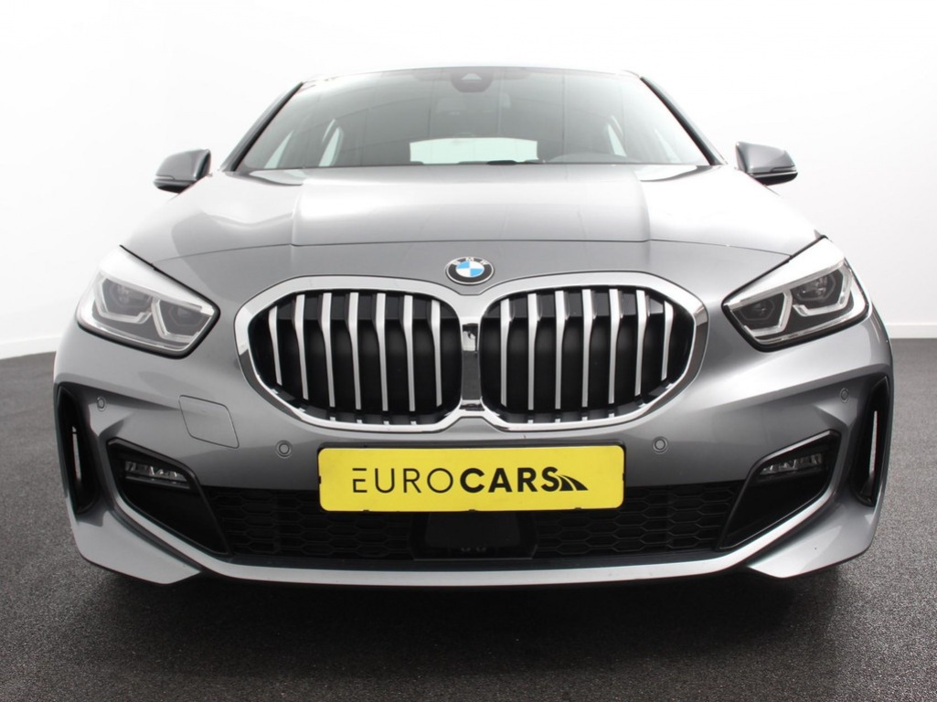 BMW-1-SERIE-118i M-Sport Climate Control Cruise control Stoelverwarming LED Parkeersensoren Apple carplay / Andriod auto Navigatie