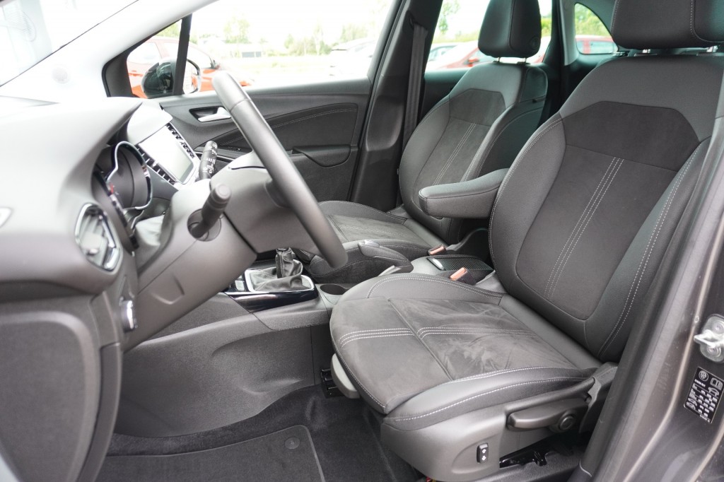 OPEL-CROSSLAND-1.2 Turbo 110pk Ultimate / Camera / AGR-stoelen / Navigatie / LED