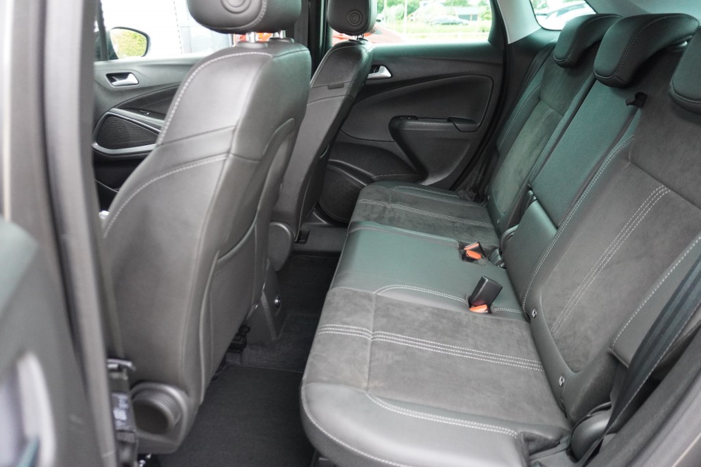 OPEL-CROSSLAND-1.2 Turbo 110pk Ultimate / Camera / AGR-stoelen / Navigatie / LED