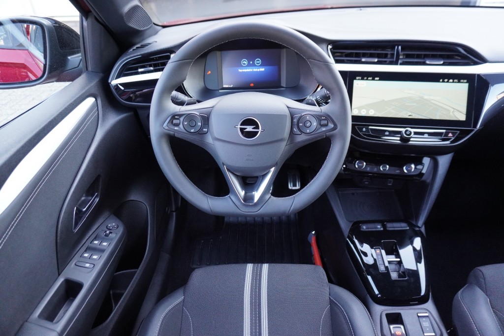 OPEL-CORSA-1.2 Turbo Hybrid GS / Automaat / Camera + parkeersensoren / Navigatie / Climate Control