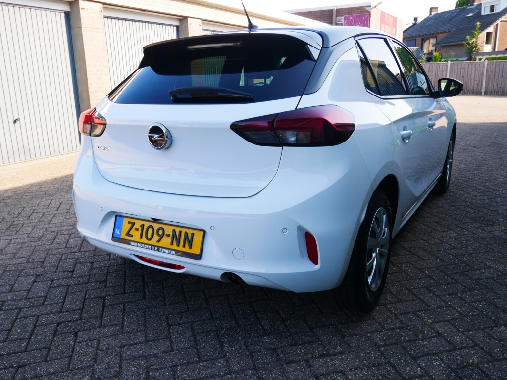 OPEL-CORSA-1.2 Edition   **Airco//Navi//Camera **