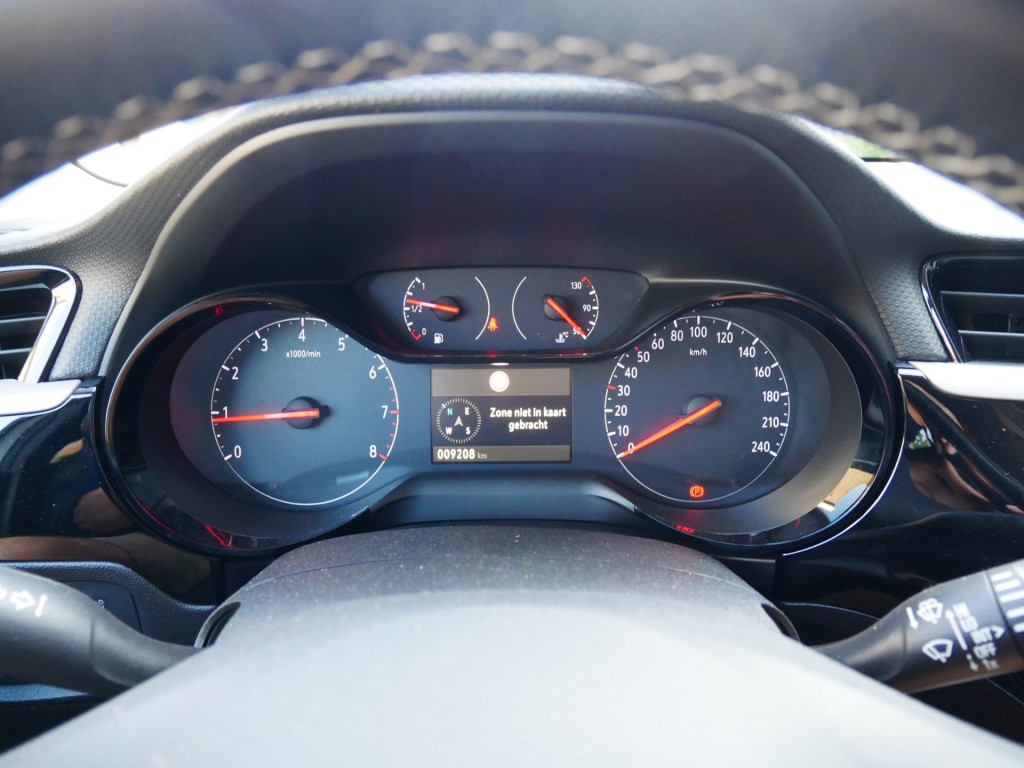 OPEL-CORSA-1.2 Edition   **Airco//Navi//Camera **