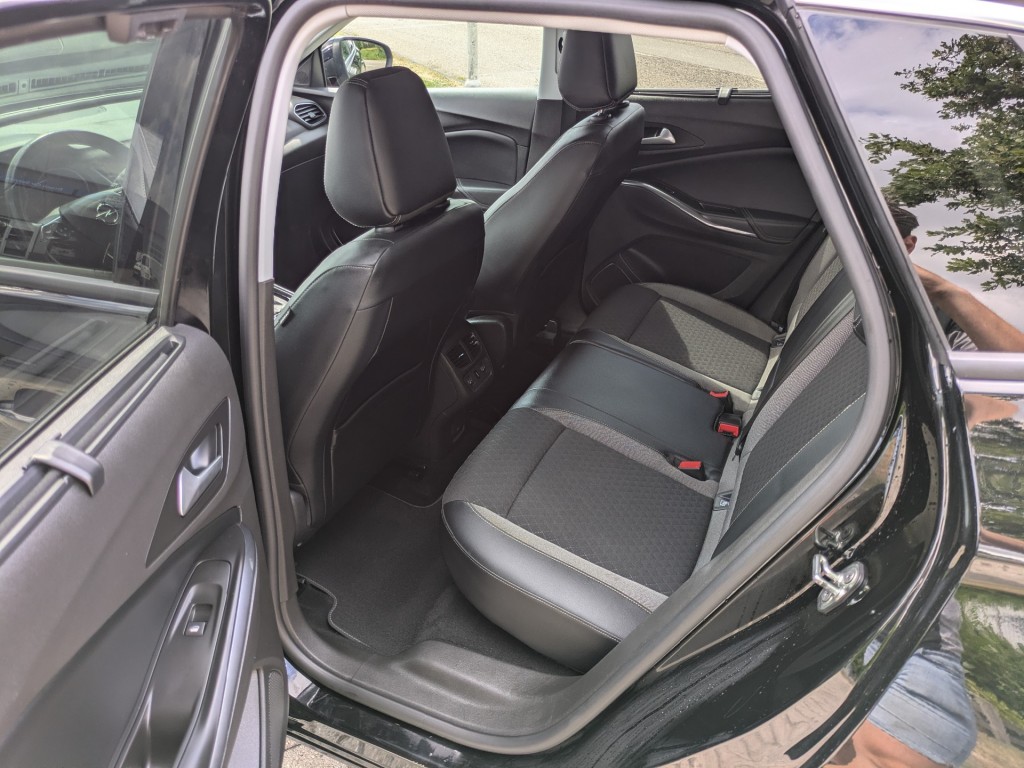 OPEL-GRANDLAND X-1.2 Turbo Innovation I Automaat I Distr V.V I Stoel+stuurverwarming I Carplay I Clima I Cruise
