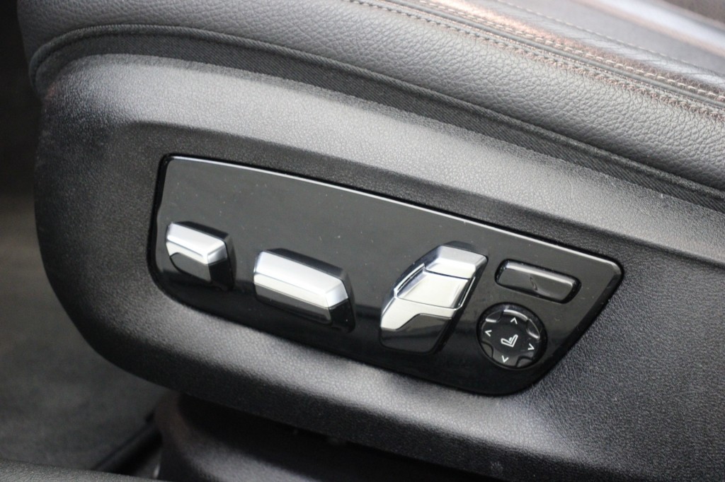BMW-5-SERIE-Sedan 520i High Executive Edition - Digitaal Cockpit, Memory, Stoelverw.