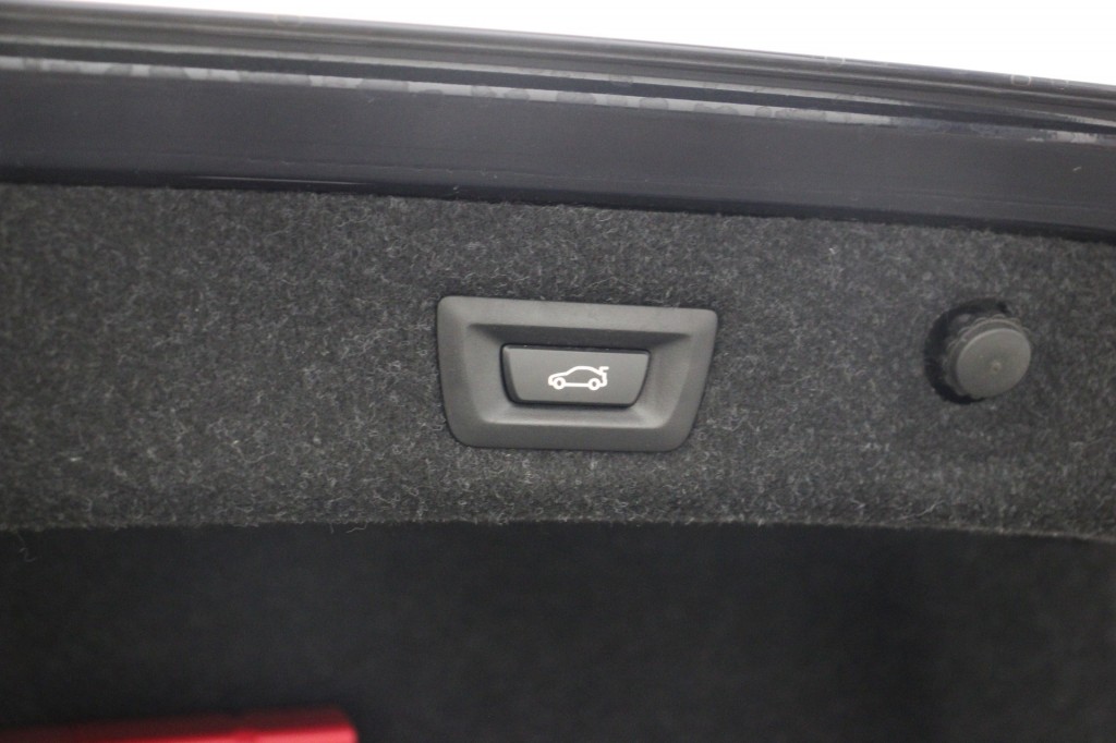 BMW-5-SERIE-Sedan 520i High Executive Edition - Digitaal Cockpit, Memory, Stoelverw.