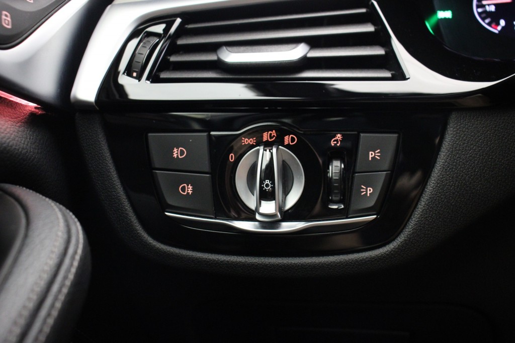BMW-5-SERIE-Sedan 520i High Executive Edition - Digitaal Cockpit, Memory, Stoelverw.