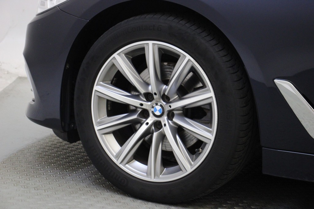 BMW-5-SERIE-Sedan 520i High Executive Edition - Digitaal Cockpit, Memory, Stoelverw.