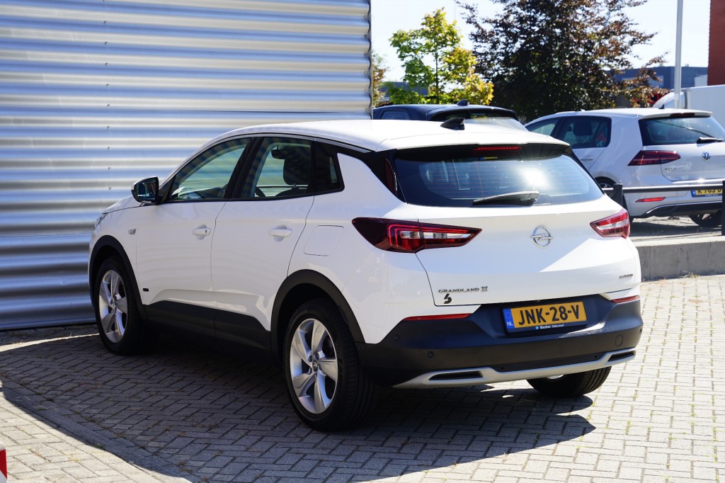 OPEL-GRANDLAND X-1.6T Hybr. 228PK Elegance Ecc Cruise BT Carplay