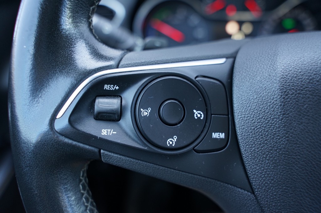 OPEL-GRANDLAND X-1.6T Hybr. 228PK Elegance Ecc Cruise BT Carplay