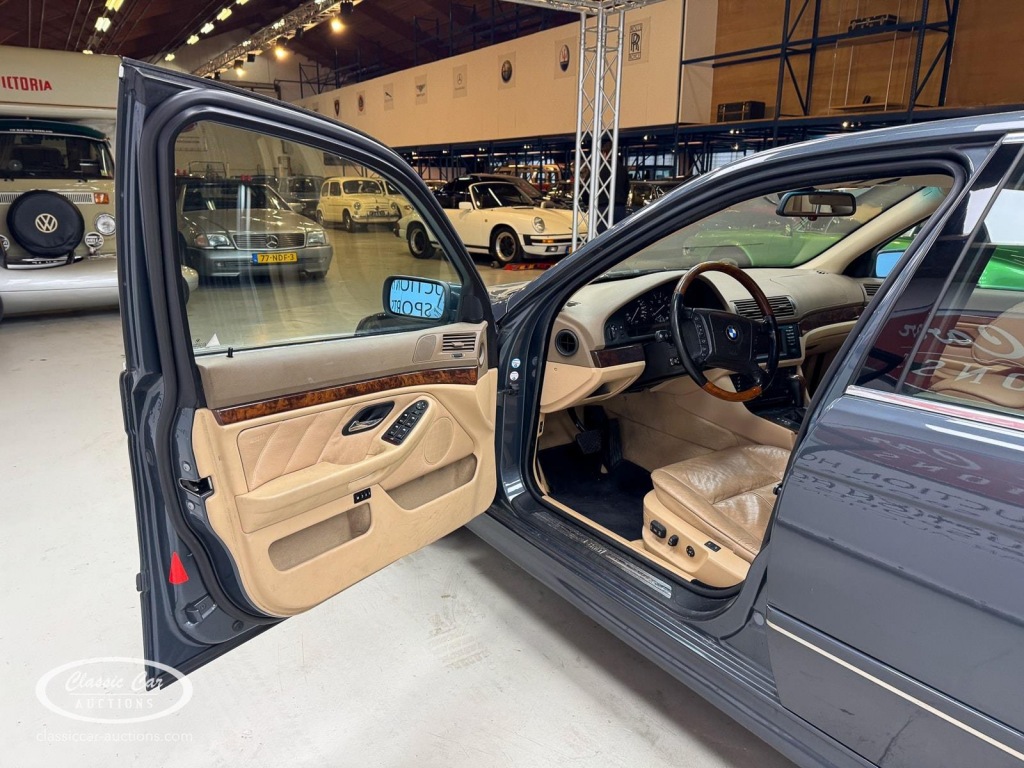 BMW-5-SERIE-535I Executive - ONLINE AUCTION