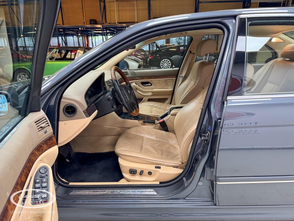 BMW-5-SERIE-535I Executive - ONLINE AUCTION
