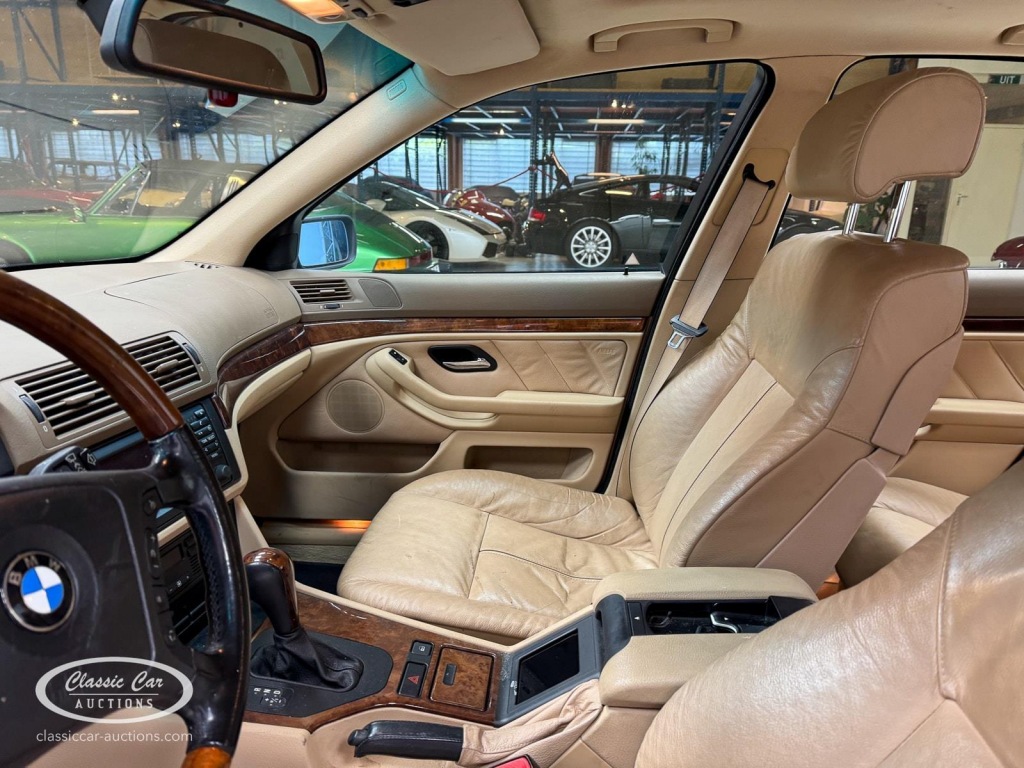 BMW-5-SERIE-535I Executive - ONLINE AUCTION