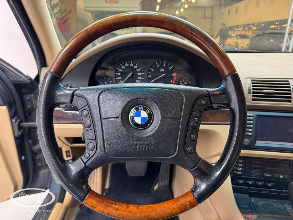 BMW-5-SERIE-535I Executive - ONLINE AUCTION