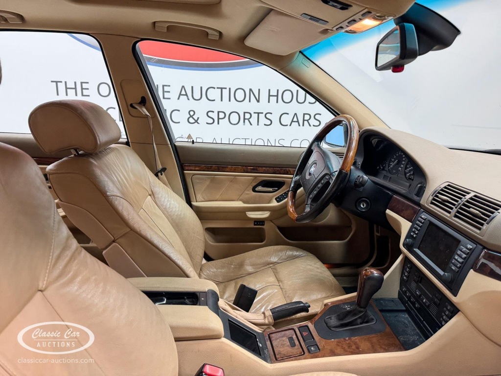 BMW-5-SERIE-535I Executive - ONLINE AUCTION