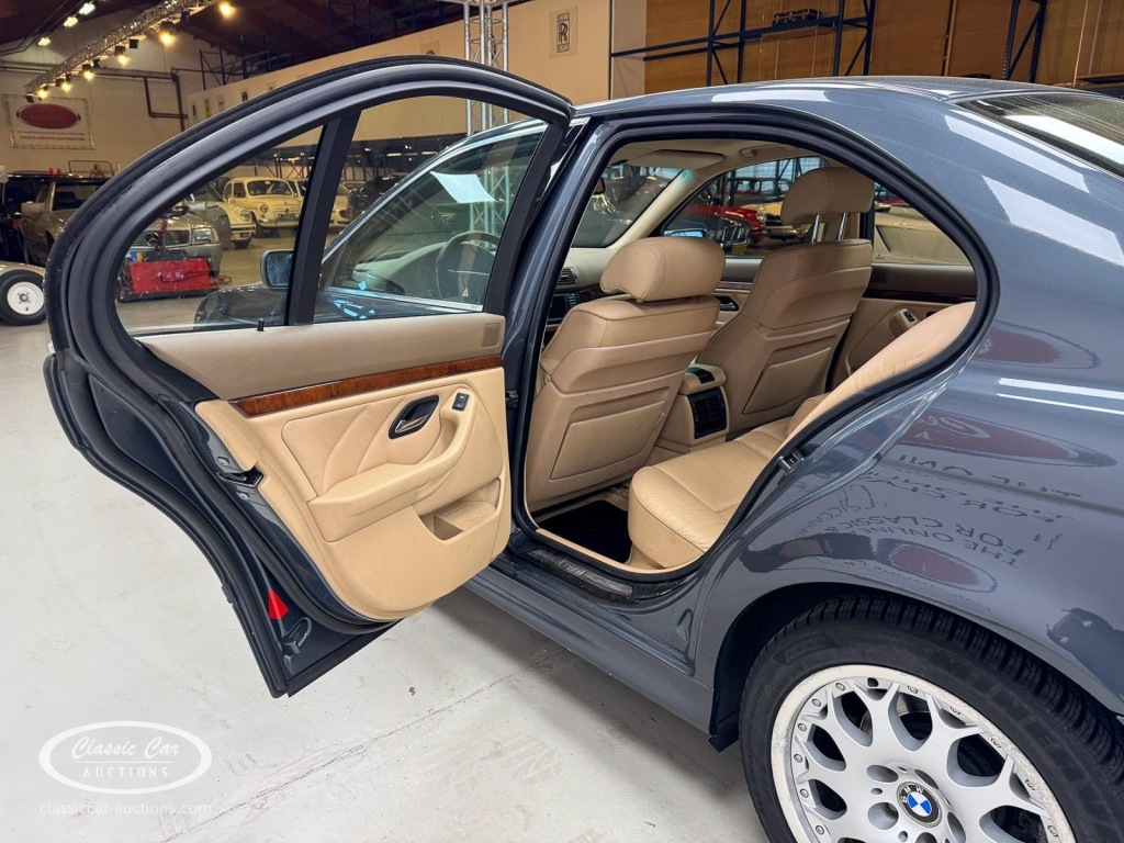 BMW-5-SERIE-535I Executive - ONLINE AUCTION