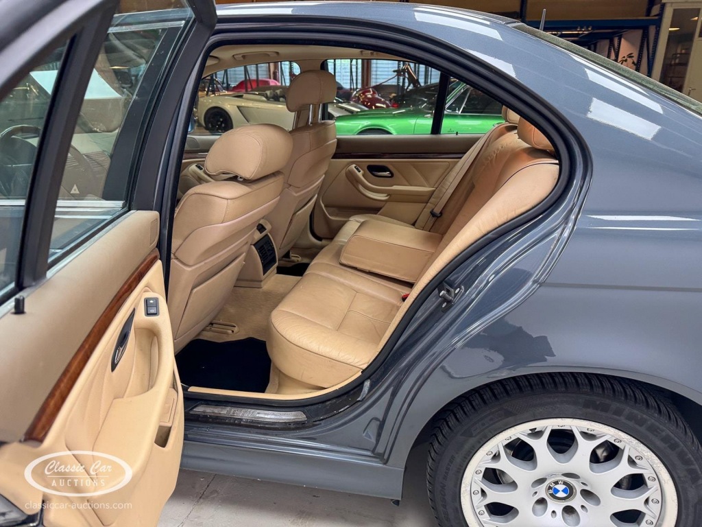 BMW-5-SERIE-535I Executive - ONLINE AUCTION