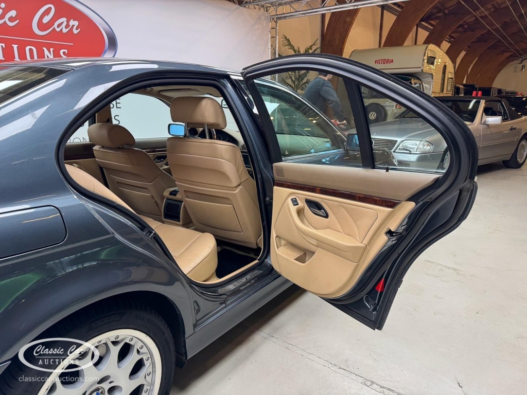 BMW-5-SERIE-535I Executive - ONLINE AUCTION