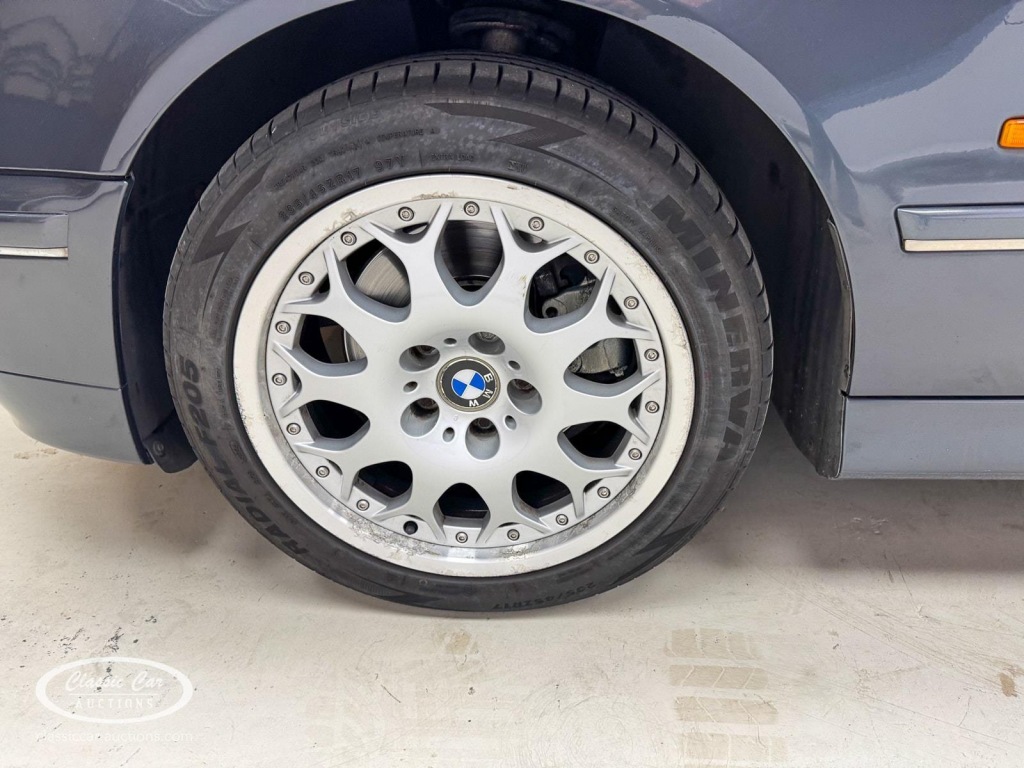 BMW-5-SERIE-535I Executive - ONLINE AUCTION